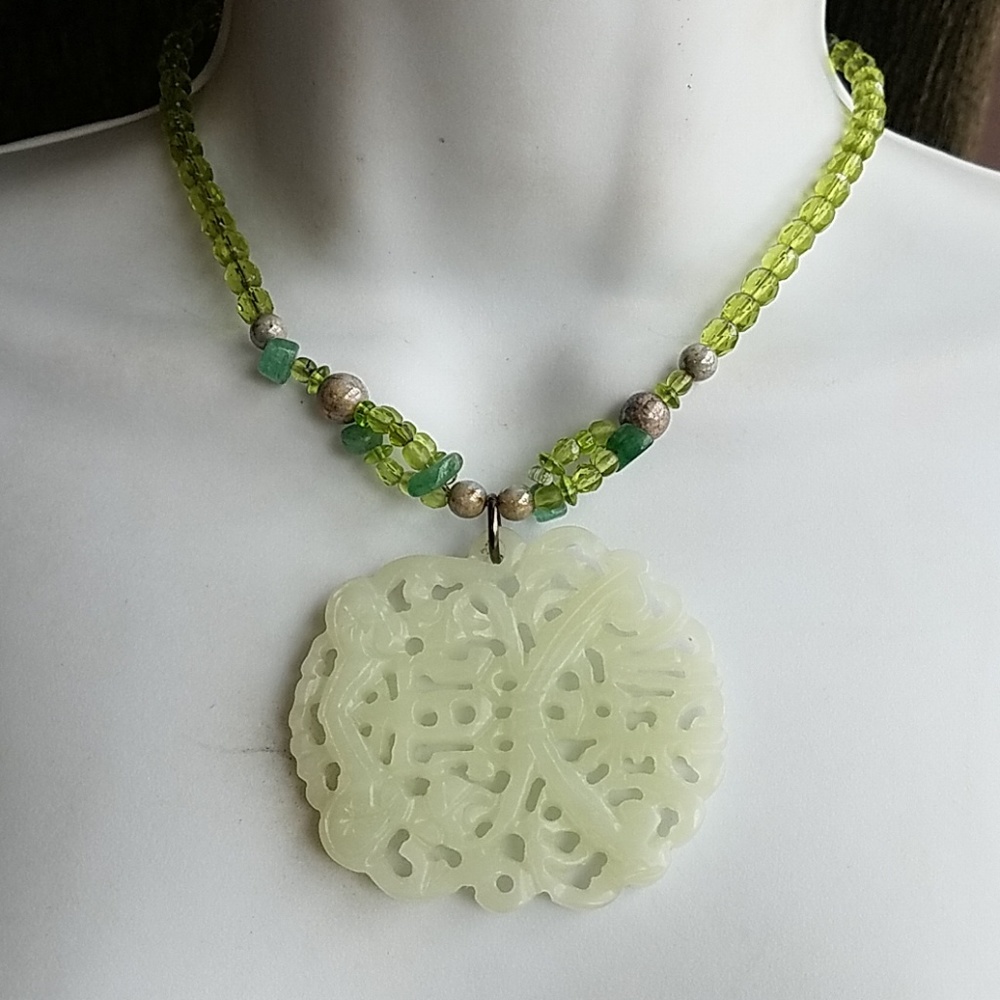PERIDOT & JADE NECKLACE - Picture 8 of 8